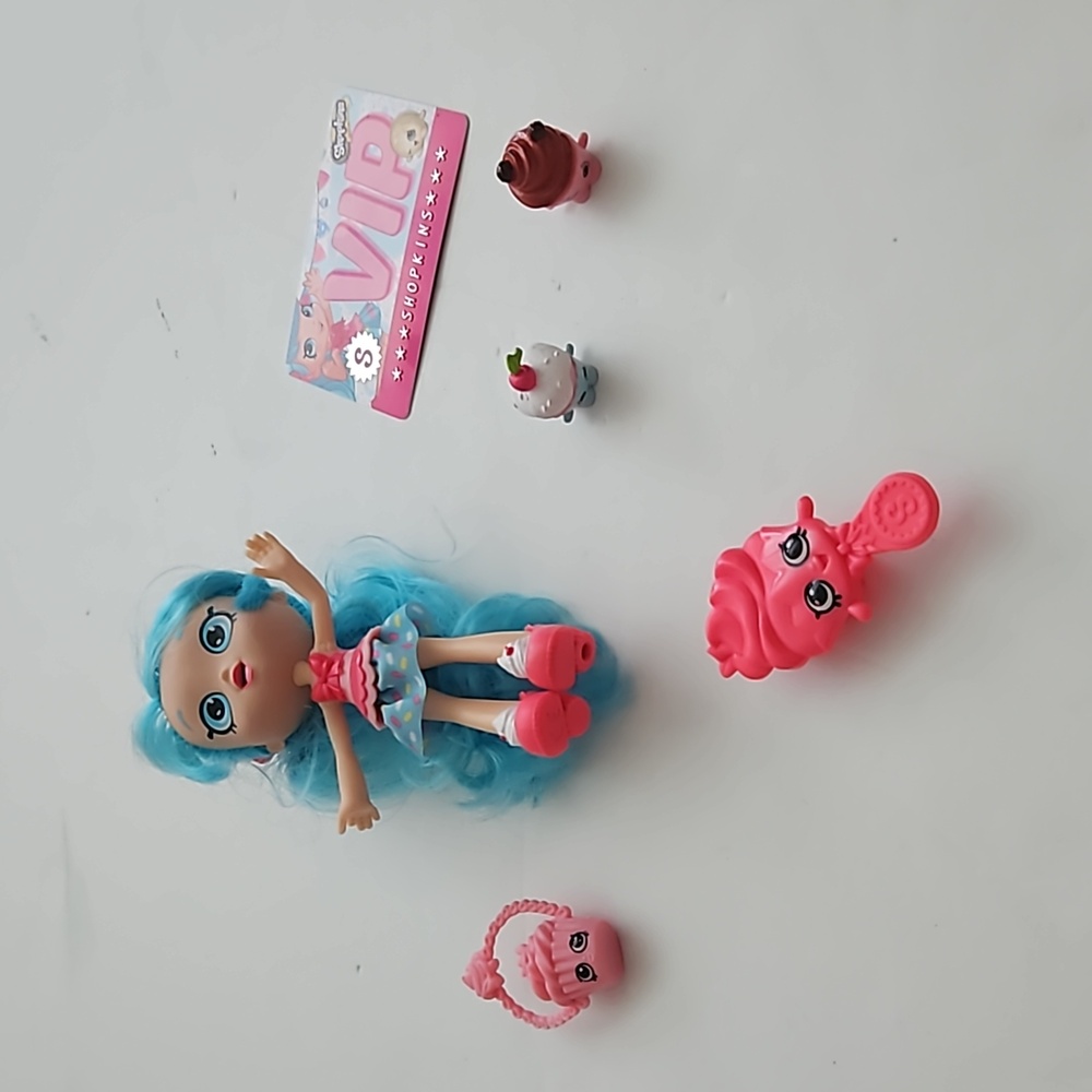 Shopkins Jessicakes doll with accessories and VIP card